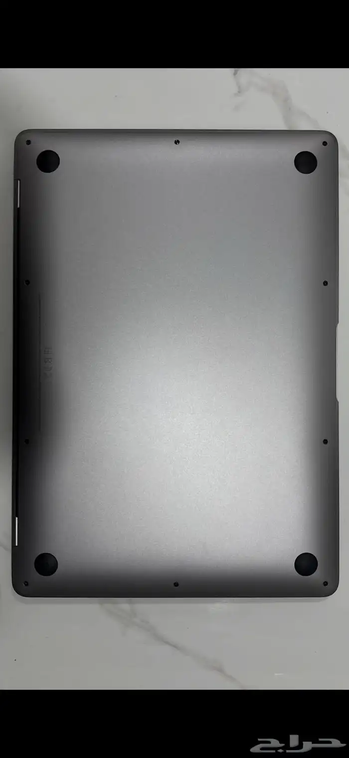 MacBook Air 2020 M1 with Touch ID   MacBook Air M1 (2020) مع 7