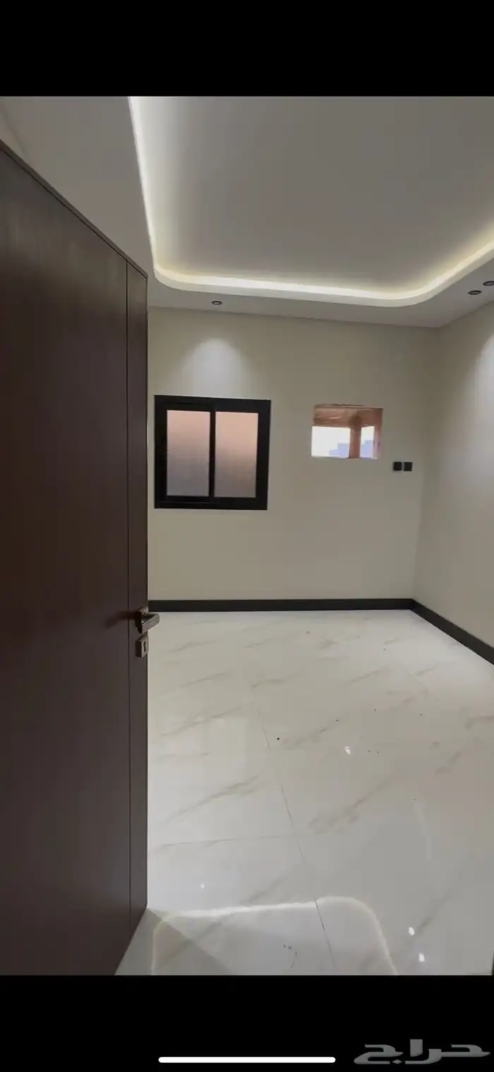 دور جديد فخم للايجار مع سطح بحي السويس 3