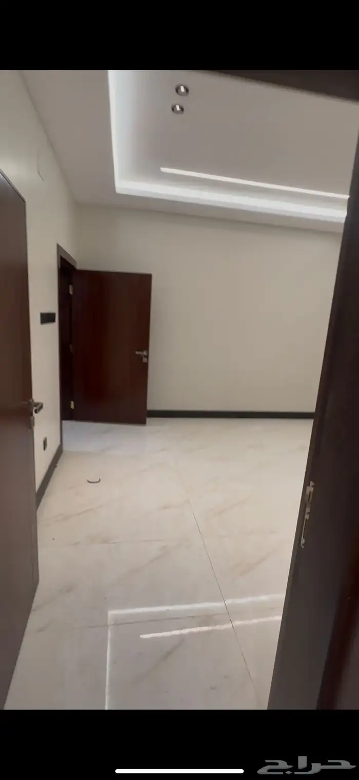 دور جديد فخم للايجار مع سطح بحي السويس 4