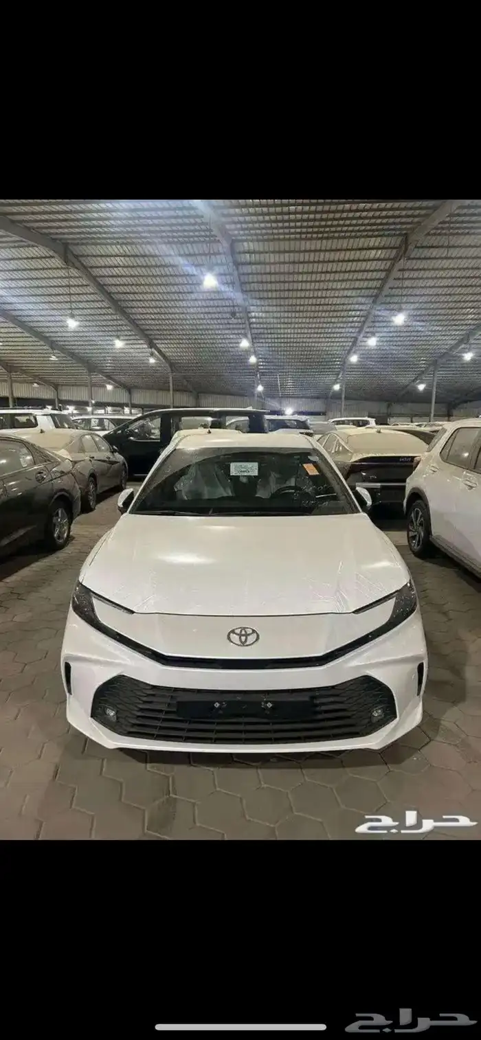 تويوتا كامري E هايبرد 2025 0