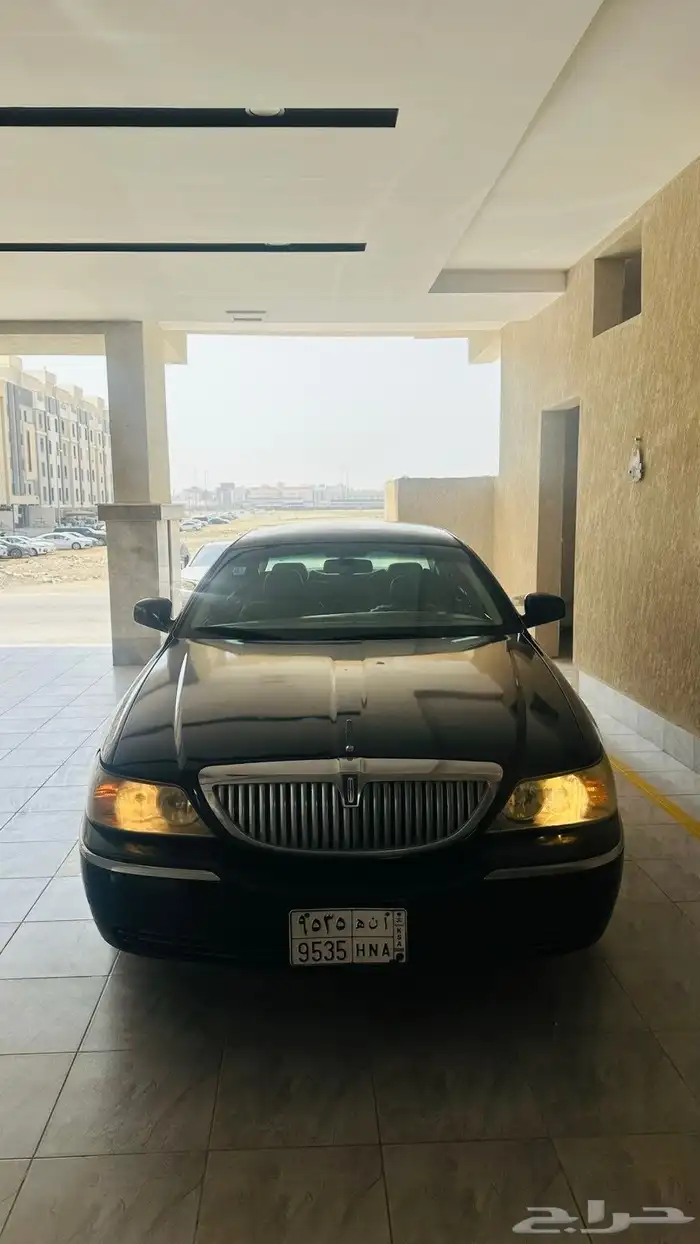 لينكون تاون كار لارج اسود 17