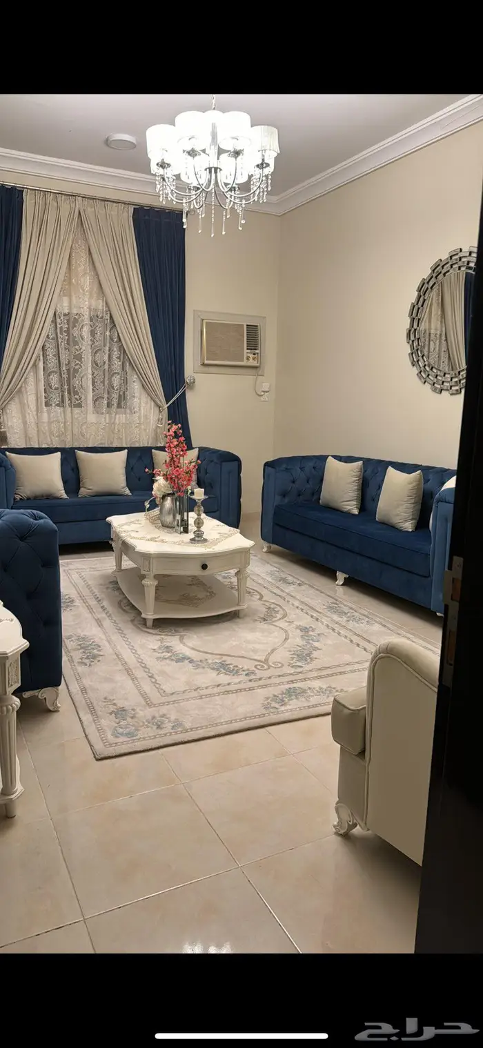 كنب ضيوف نظيف جدا 0