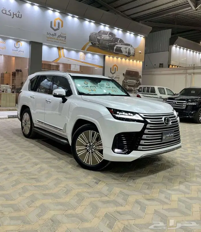لكزس LX600 BB بنزين موديل 2025 سعودي ابيض داخلي جملي 1