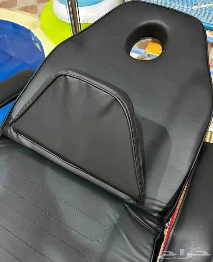 سرير وكرسي مساج وتجميل لون أسود مع اضاءه 4