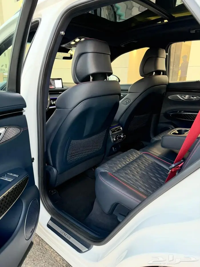 جنيسيس GV70 ( رويال ) V6 17