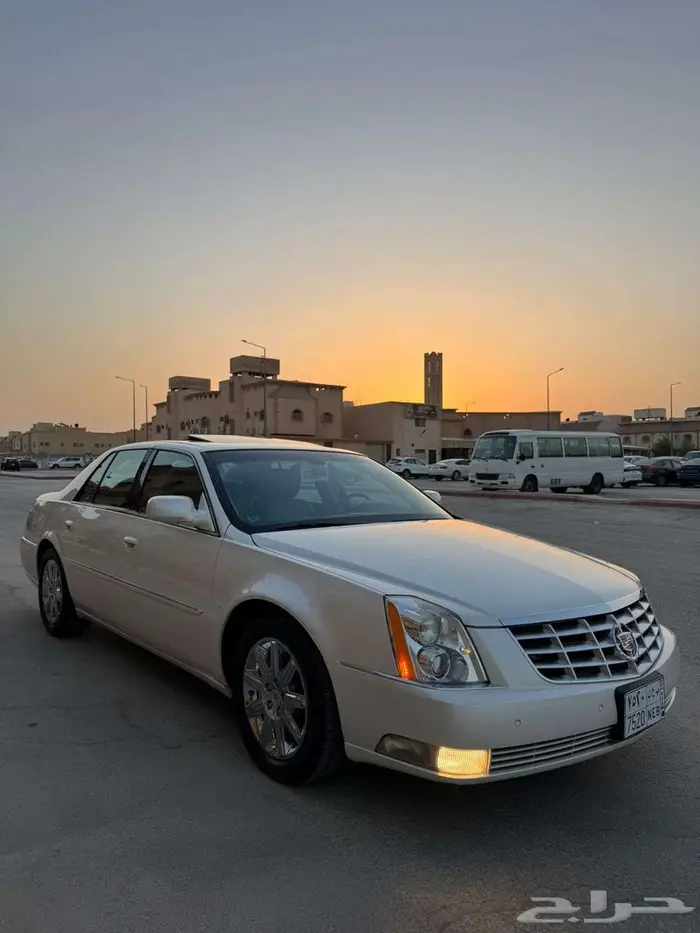 كاديلاك DTS نظيف جدا وكاله 61