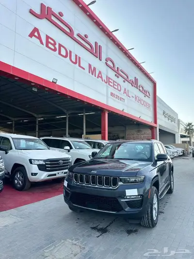 جيب جراند شيروكي 2025 لدى شركة عبدالمجيد الخضر index