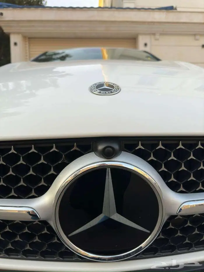 مرسيدس C300e 2023 شبه جديد 9