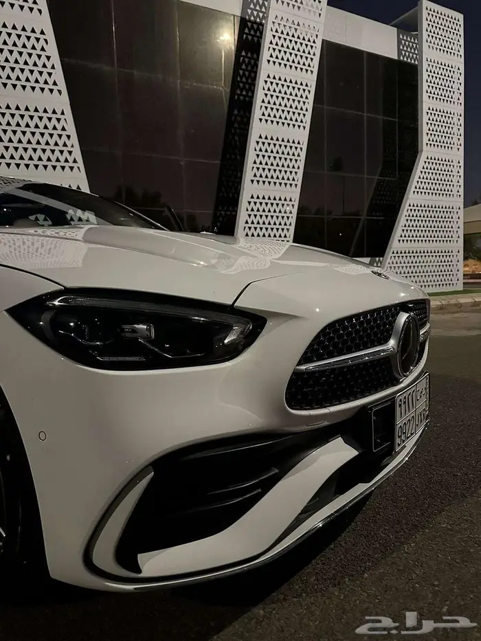 مرسيدس C300e 2023 شبه جديد 10