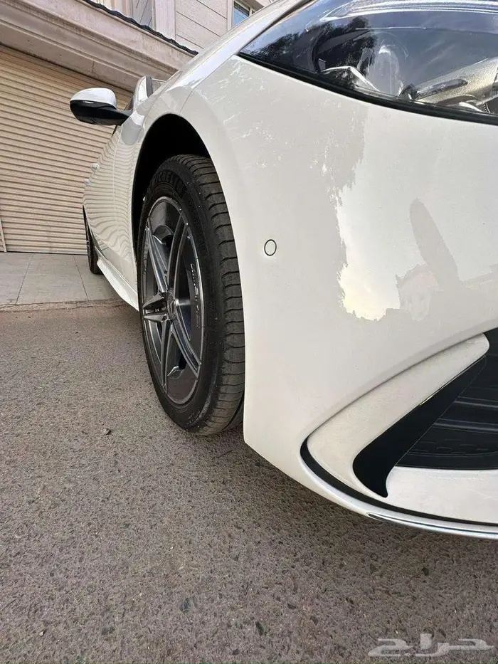 مرسيدس C300e 2023 شبه جديد 30