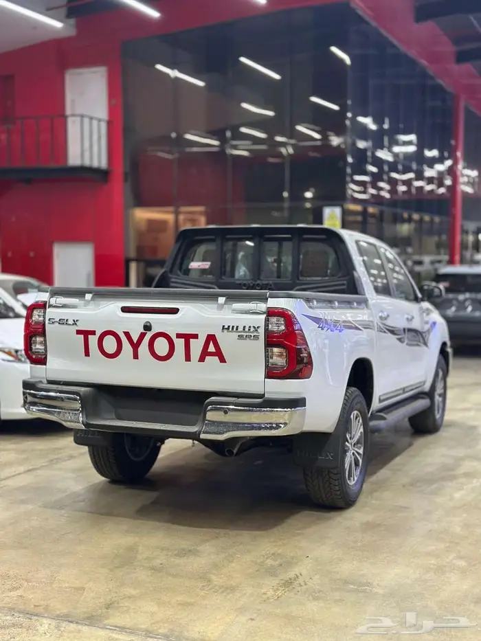 تويوتا هايلوكس غمارتين بنزين فل كامل 2025 سعودي 4