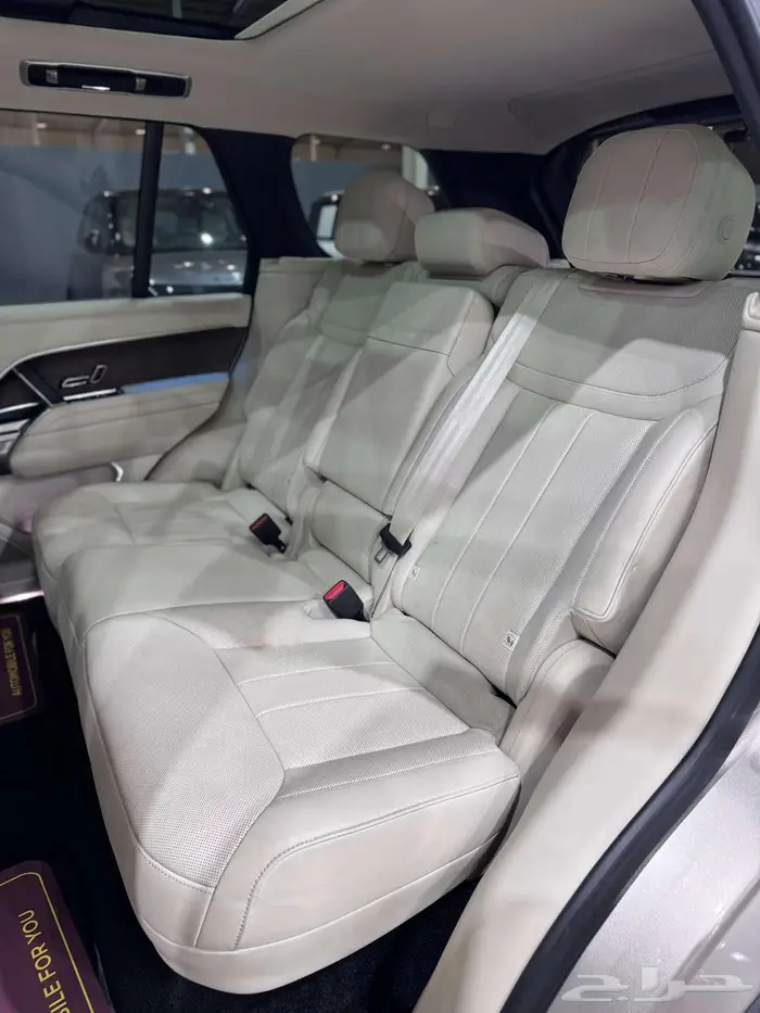 رينج روفر SE P400 موديل 2023 7