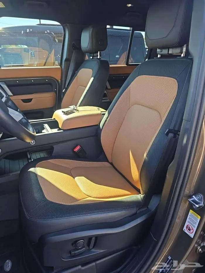 Land Rover Defender 110 X-Dynamic SE 6