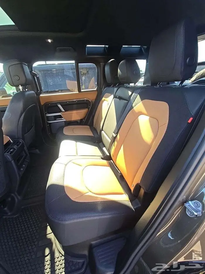 Land Rover Defender 110 X-Dynamic SE 14