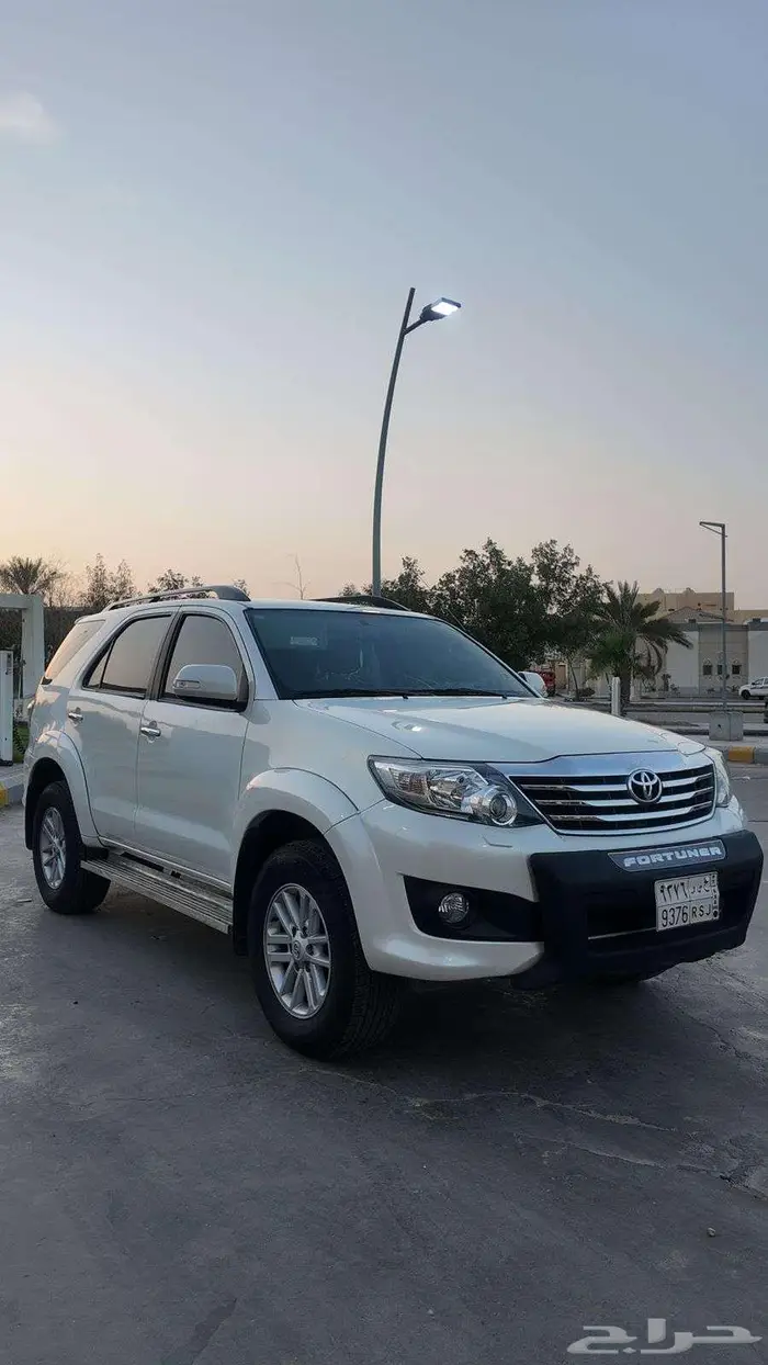 تايوتا فورتشنر 2014 ابيض 6 سلندر دبل 1