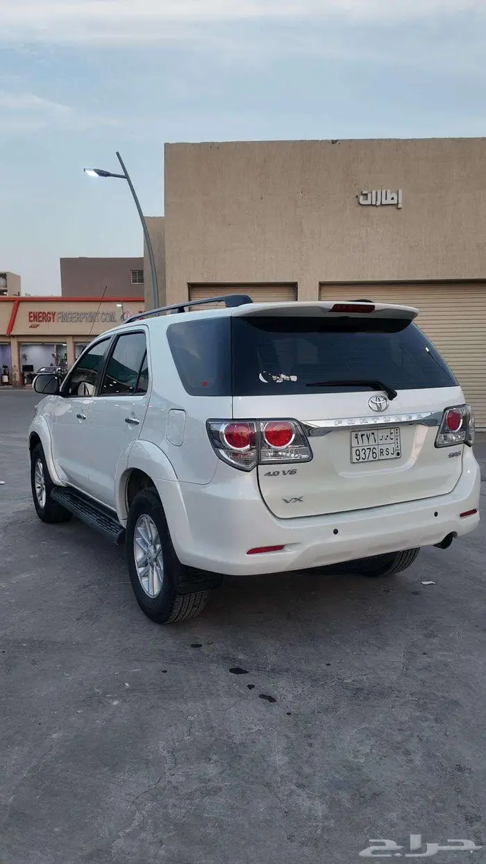 تايوتا فورتشنر 2014 ابيض 6 سلندر دبل 13