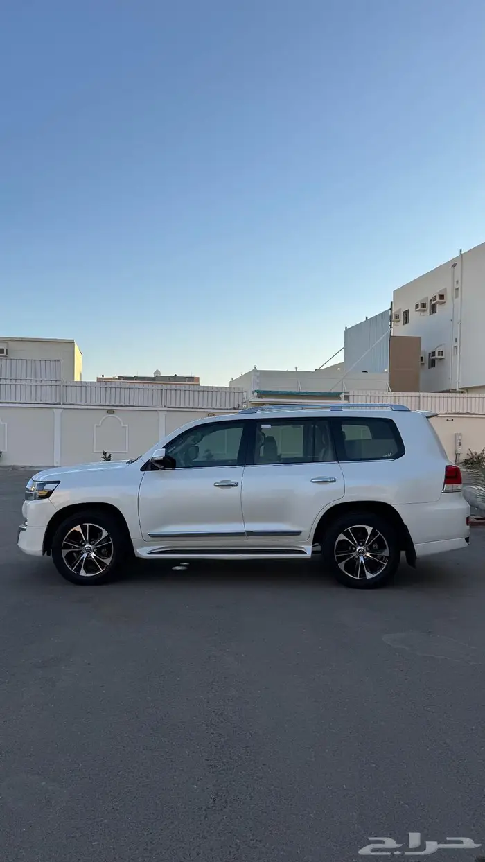 لاندكروزر GXR 2021 6