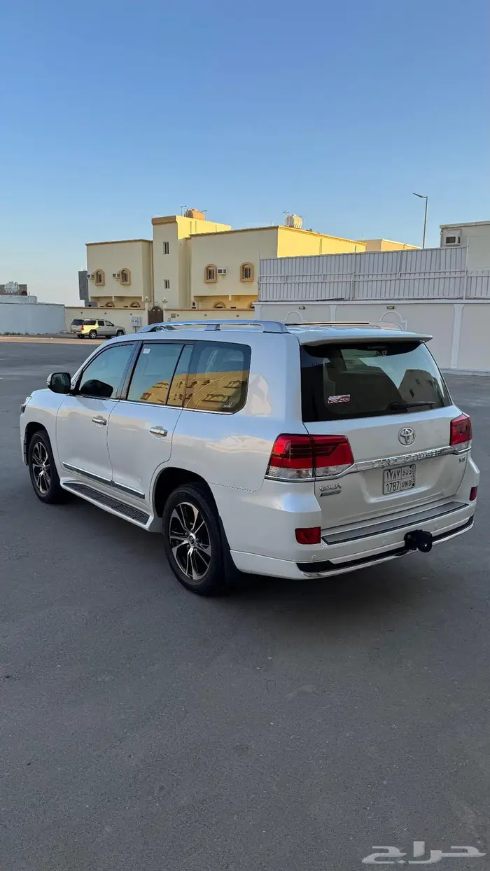 لاندكروزر GXR 2021 3