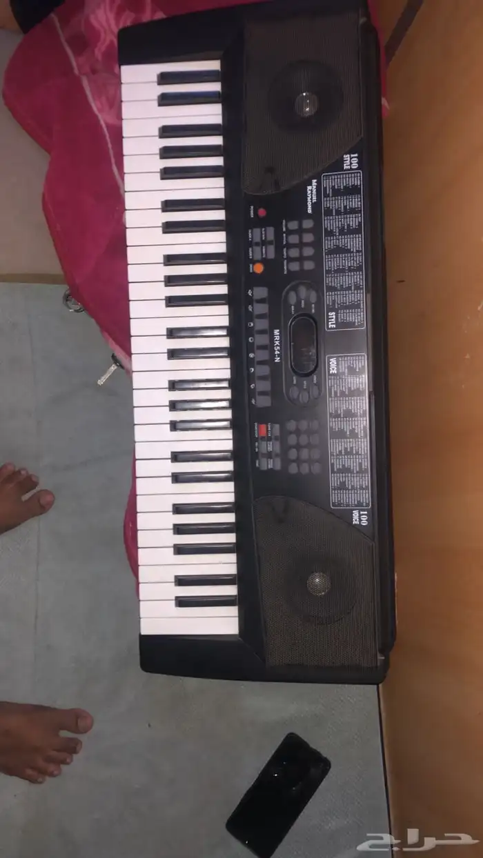 للبيع بيانو نظيف جدا 0