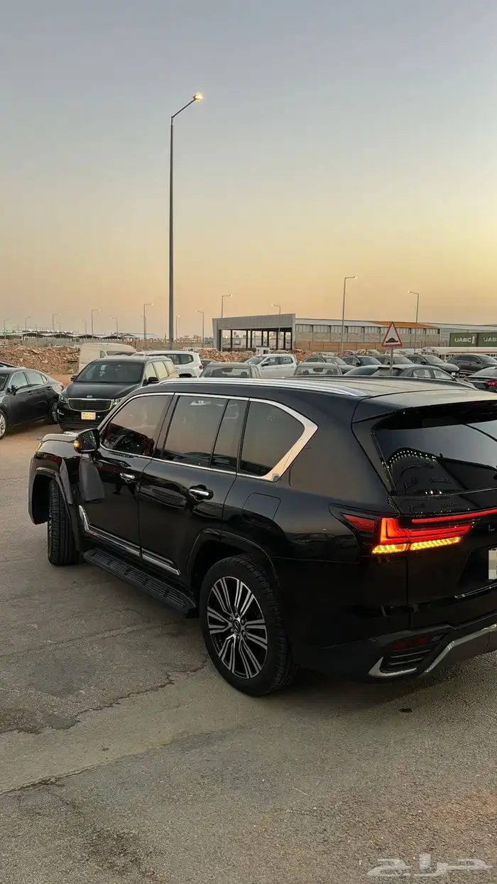 لكزس LX600 BB 2023 سعودي فل كامل 3