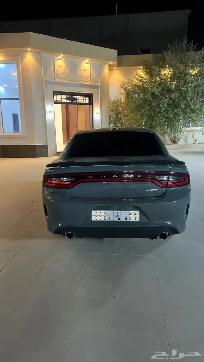 للبيع تشارجر 2018 0