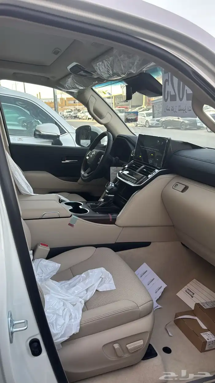 جي اكس ار 2025 L4 بنزين سعودي متوفر اللون الابيض والاسود 9