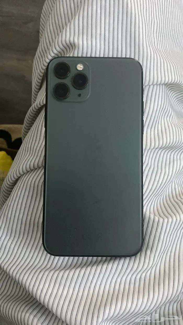 ايفون 11برو جاهز لا يشكي من شي ولام يدخل اي صينه وكاله. 1