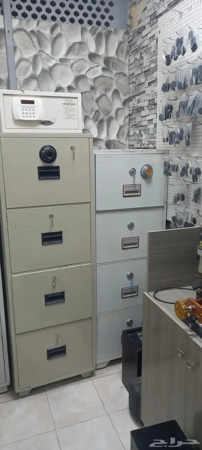 بيع خزنات مستخدمه 0