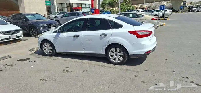 فورد فوكس 2012 نظيف 8