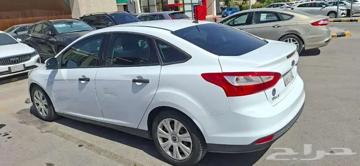 فورد فوكس 2012 نظيف 11