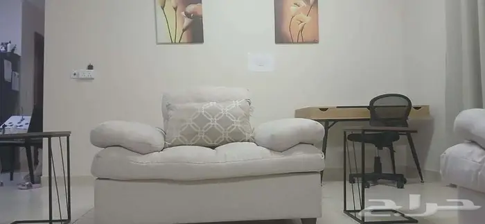 Reduction for moving furniture in excellent condition like n 47