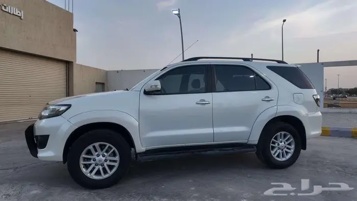 تايوتا فورتشنر 2014 ابيض 6 سلندر دبل 2