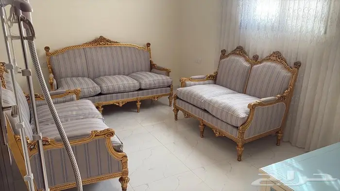 طقم كنب كلاسيك شبه جديد 0
