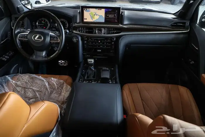 جيب لكزس بلاك دشن LX 570S موديل 2021 4