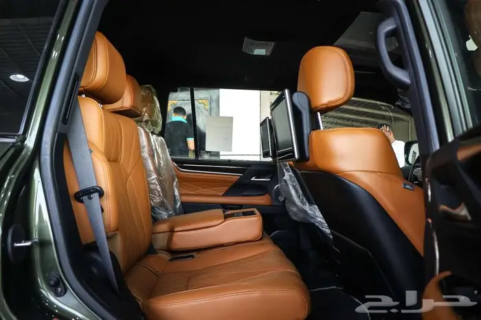 جيب لكزس بلاك دشن LX 570S موديل 2021 10