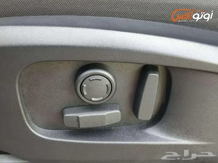 2025 لاند روفر ديفندر S 8