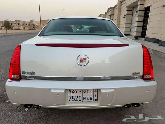 كاديلاك DTS نظيف جدا وكاله 44
