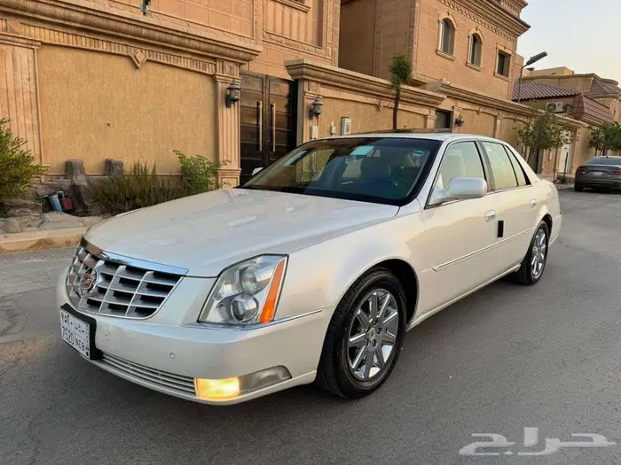كاديلاك DTS نظيف جدا وكاله 40