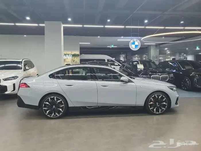 بي إم دبليو 550e xDrive M Sport Pro 2025 - وارد كوريا 4