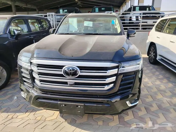 لاند كروزر GXR 2025 11