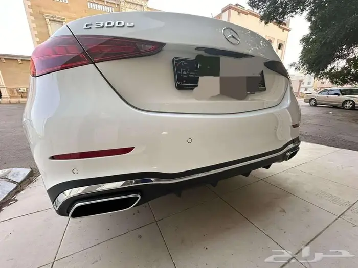 مرسيدس C300e 2023 شبه جديد 15