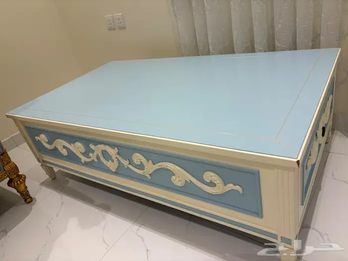 طقم كنب كلاسيك شبه جديد 4