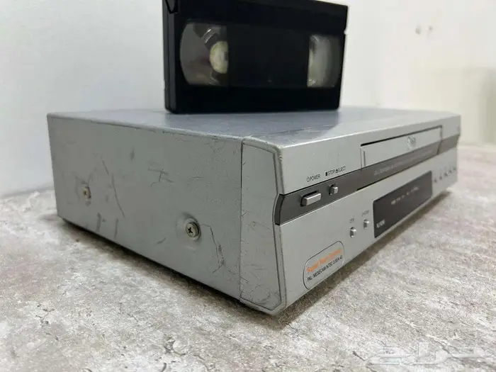 للبيع أجهزة فيديو شريط كبير VHS ماركة LG 1