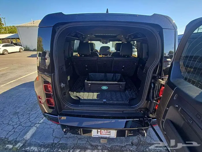 Land Rover Defender 110 X-Dynamic SE 15