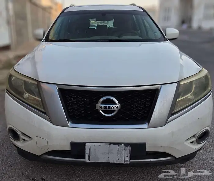 للبيع نيسان باثفايندر SV 2014 - دبل 4x4 - نص فل 1