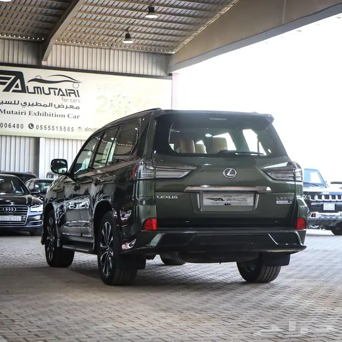 جيب لكزس بلاك دشن LX 570S موديل 2021 15