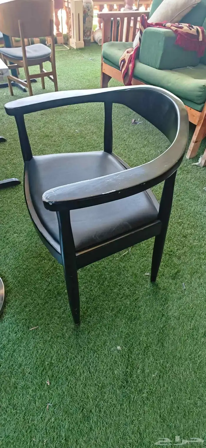 كراسي وطاولات فاخرة لمحلات الكوفي والشاي 18