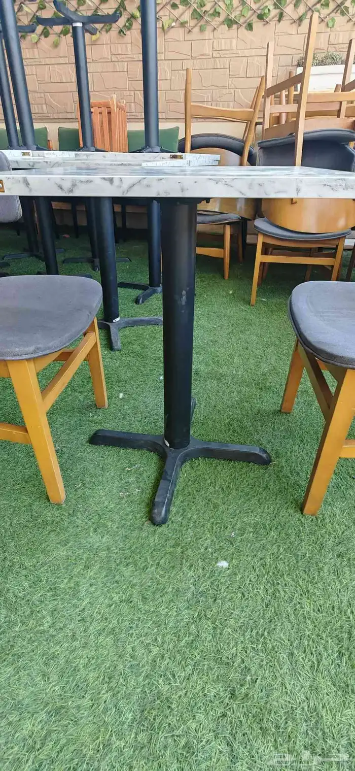 كراسي وطاولات فاخرة لمحلات الكوفي والشاي 13