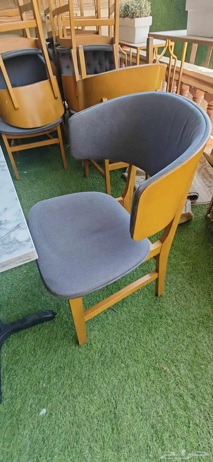 كراسي وطاولات فاخرة لمحلات الكوفي والشاي 14