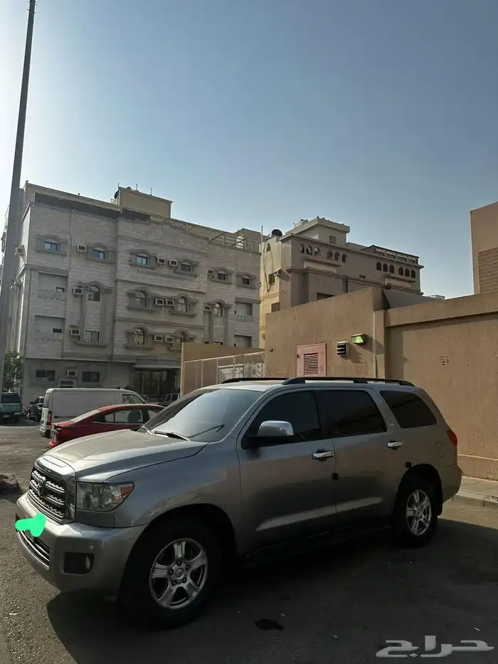 سيارة تويوتا من نوع سيكويا 3